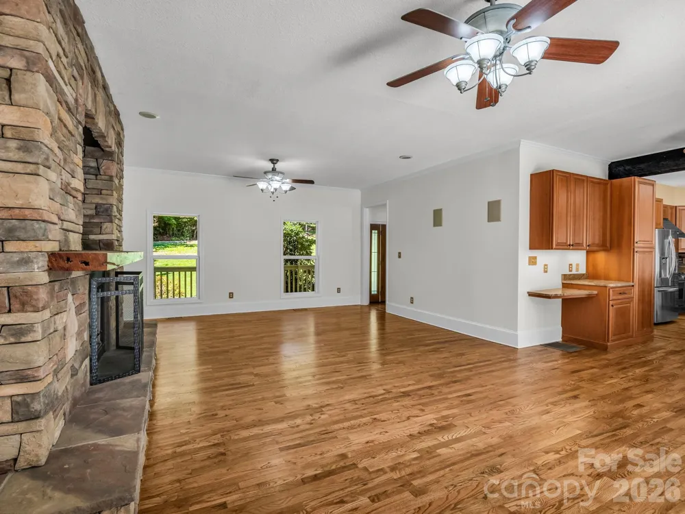 69 Ivy Lane Fletcher, NC 28732