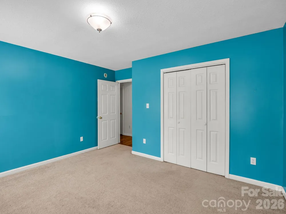 69 Ivy Lane Fletcher, NC 28732