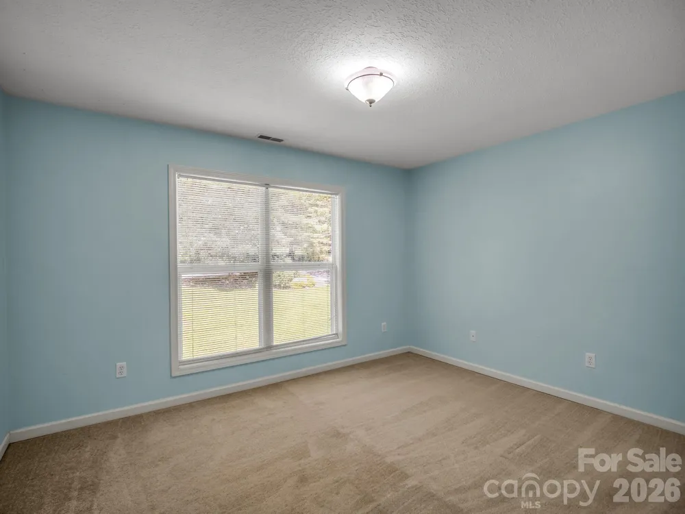 69 Ivy Lane Fletcher, NC 28732