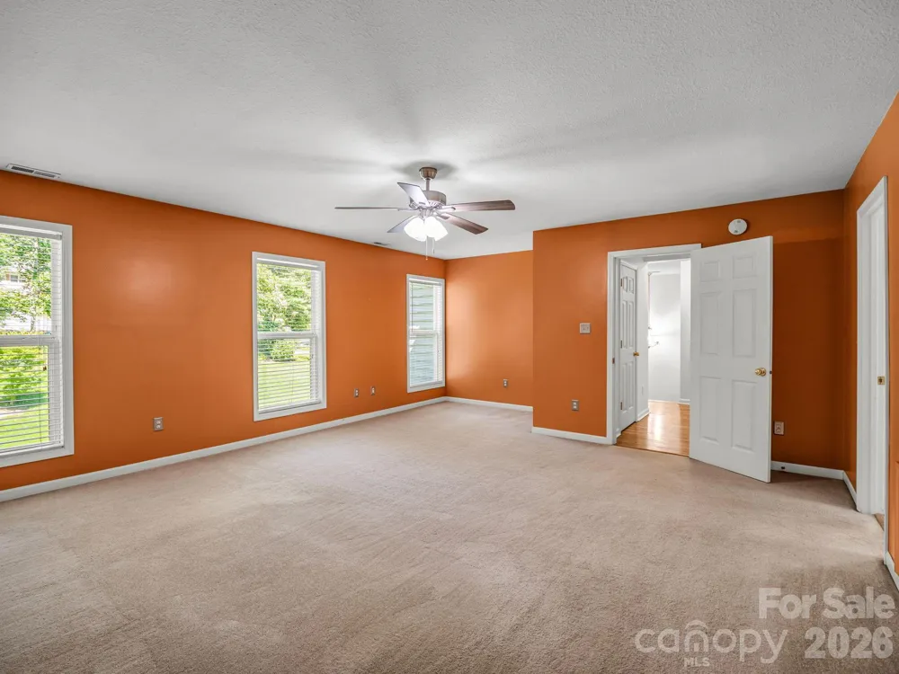 69 Ivy Lane Fletcher, NC 28732