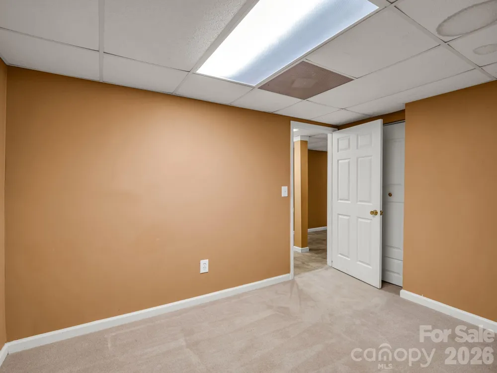 69 Ivy Lane Fletcher, NC 28732
