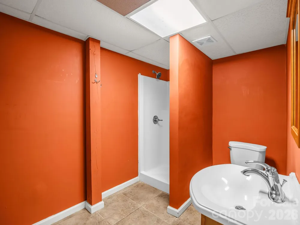 69 Ivy Lane Fletcher, NC 28732