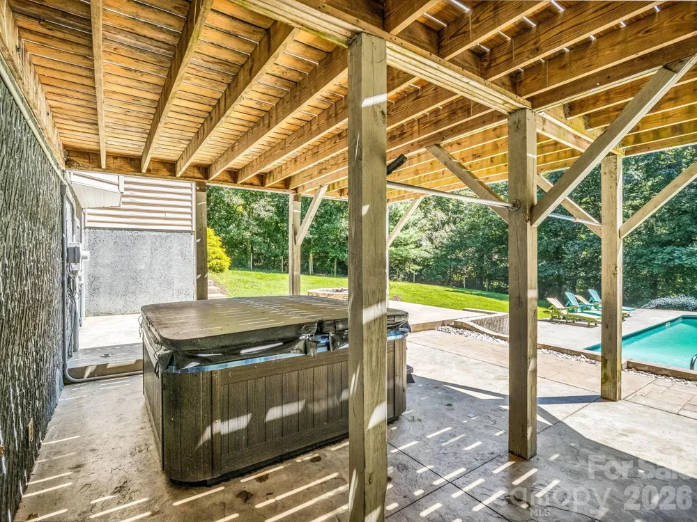 69 Ivy Lane Fletcher, NC 28732