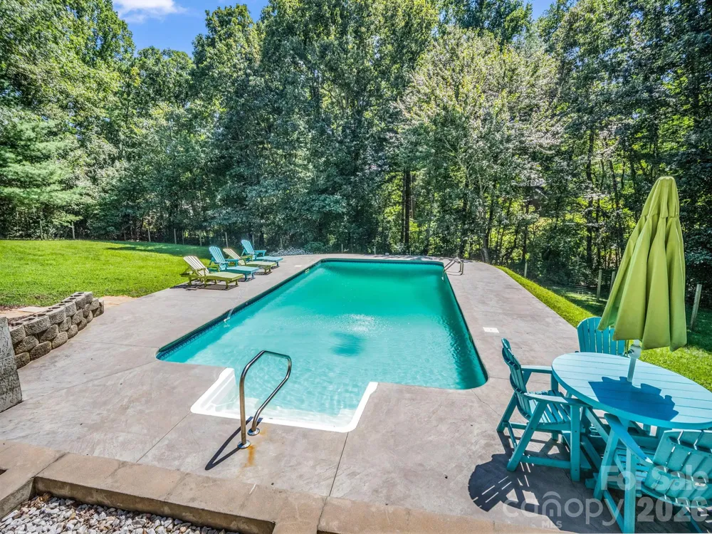 69 Ivy Lane Fletcher, NC 28732