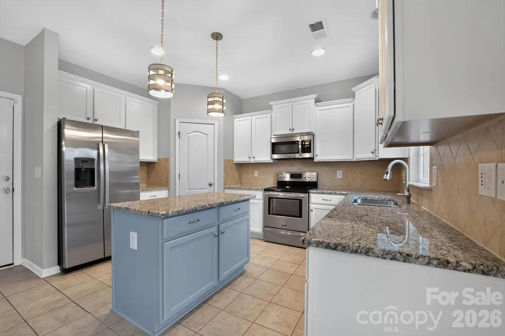 8224 Kelburn Lane Charlotte, NC 28273