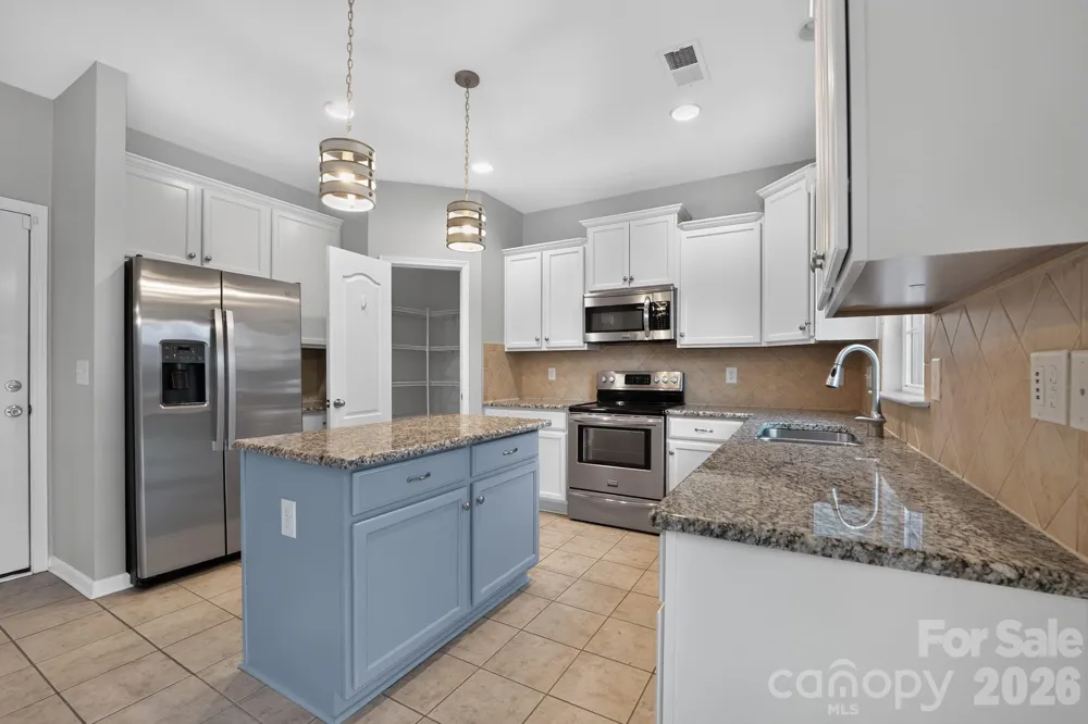 8224 Kelburn Lane Charlotte, NC 28273