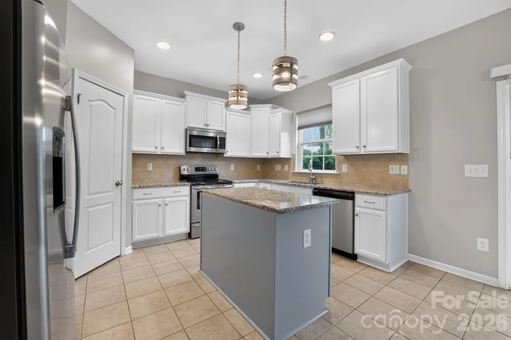 8224 Kelburn Lane Charlotte, NC 28273