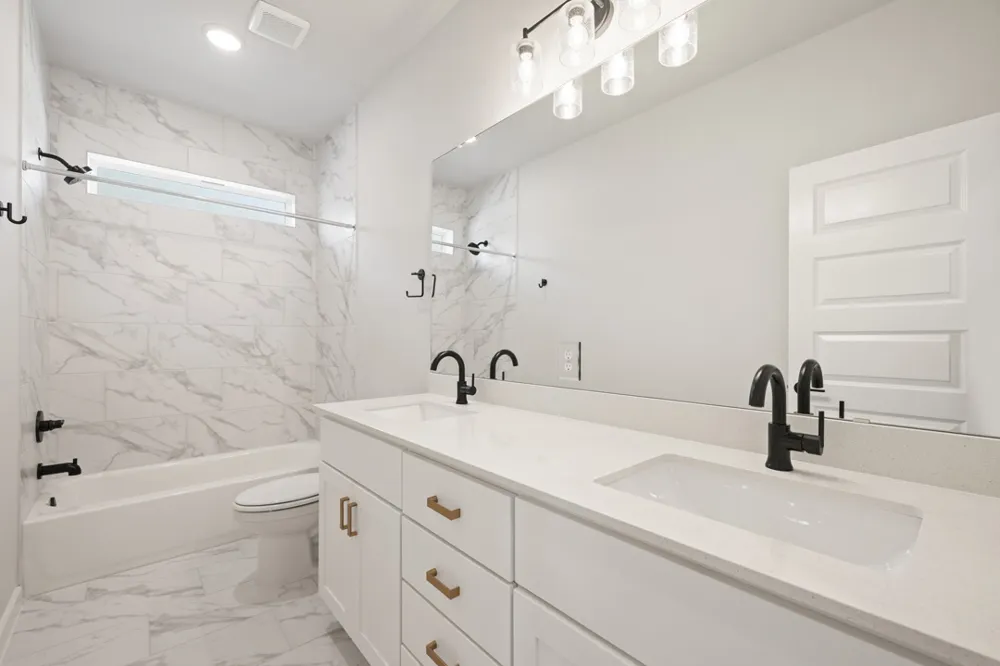 211 Craigends Yew Lane Dripping Springs, TX 78620