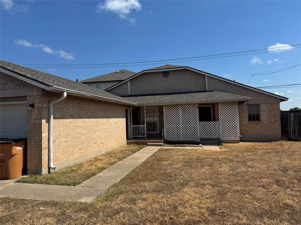 8704 Pineridge Drive #B Austin, TX 78729