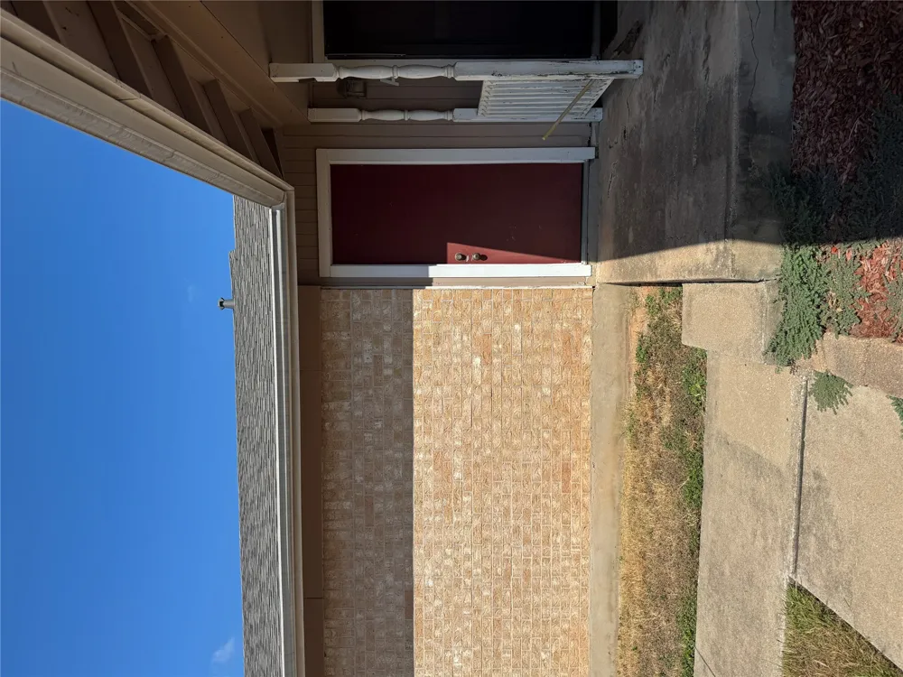 8704 Pineridge Drive #B Austin, TX 78729