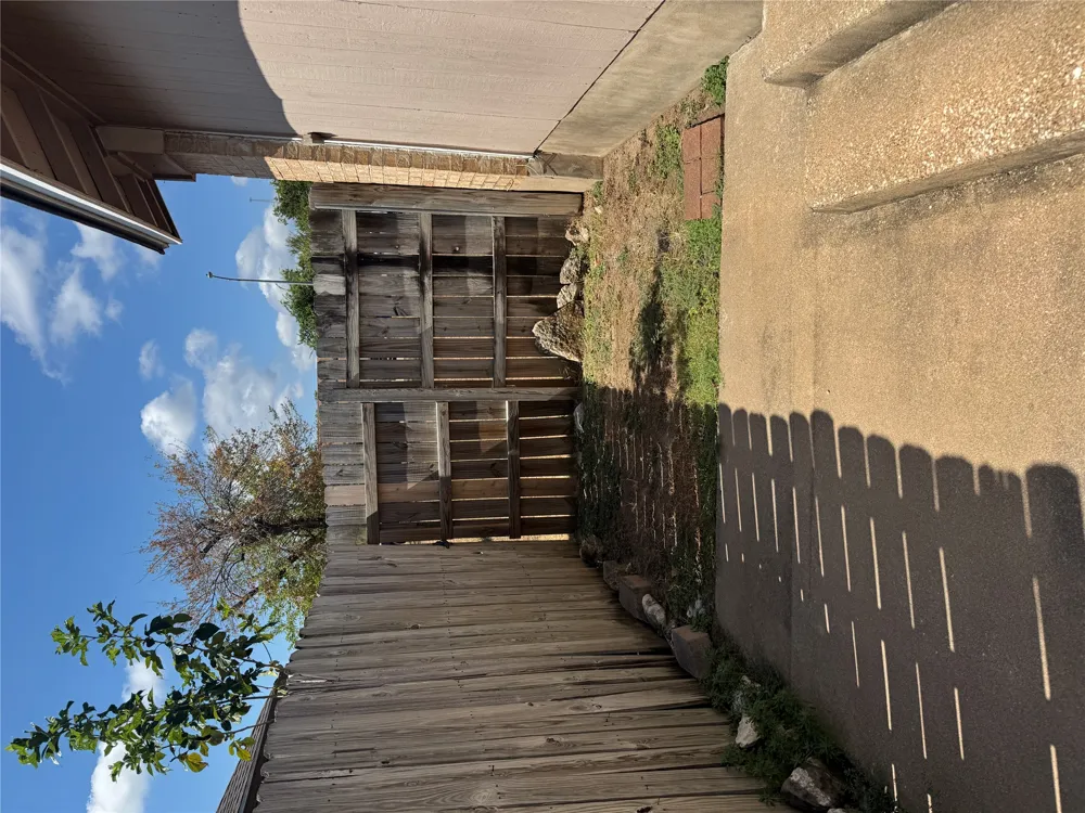 8704 Pineridge Drive #B Austin, TX 78729