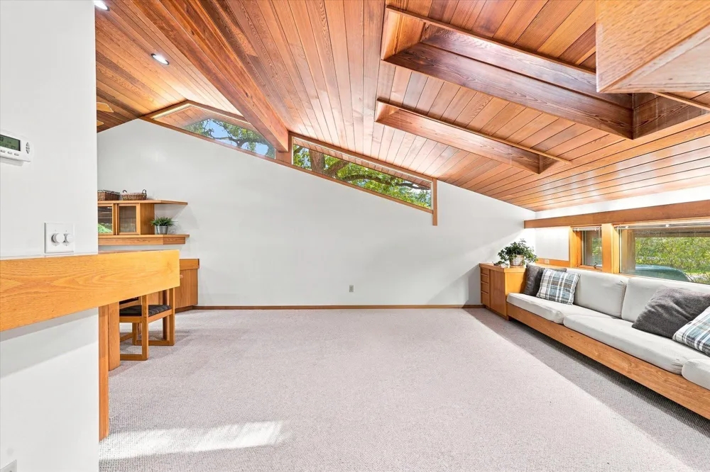 39277 Hemingway Avenue North Branch, MN 55056