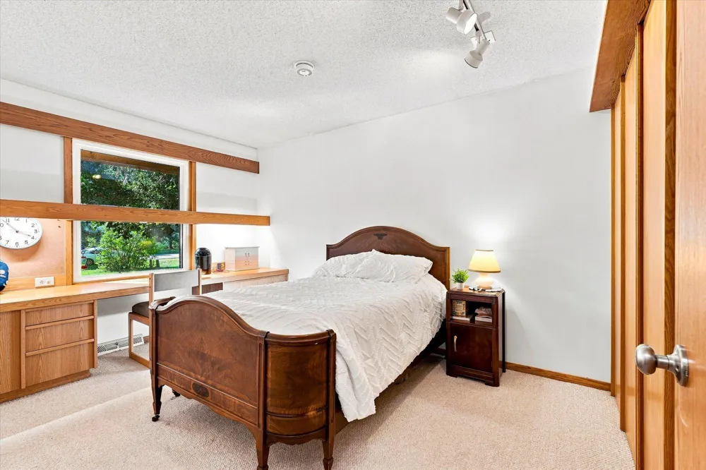 39277 Hemingway Avenue North Branch, MN 55056