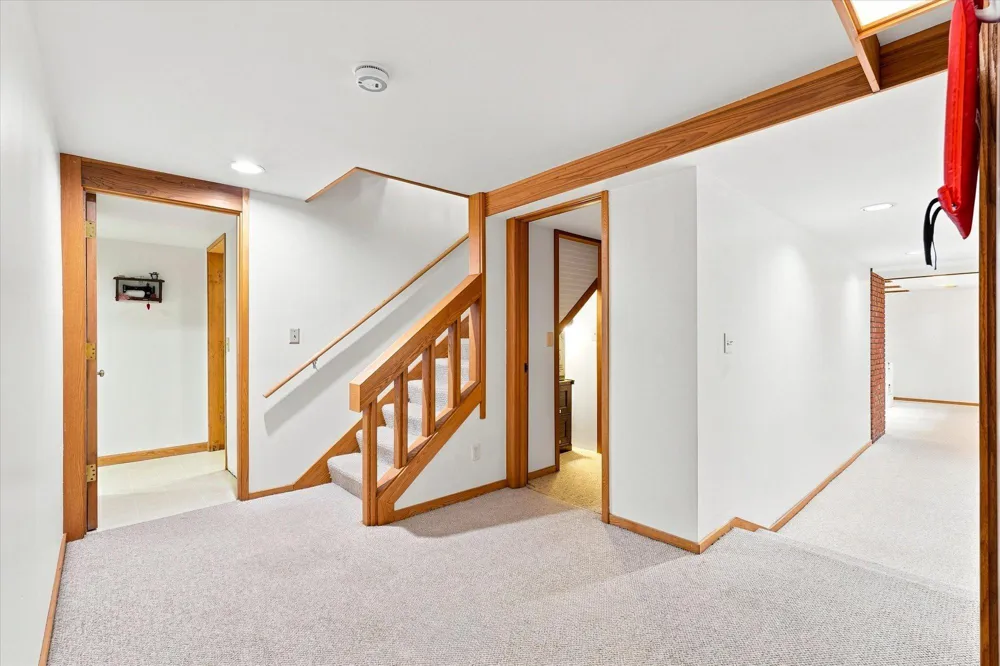 39277 Hemingway Avenue North Branch, MN 55056