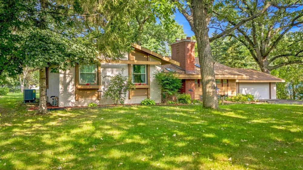 39277 Hemingway Avenue North Branch, MN 55056