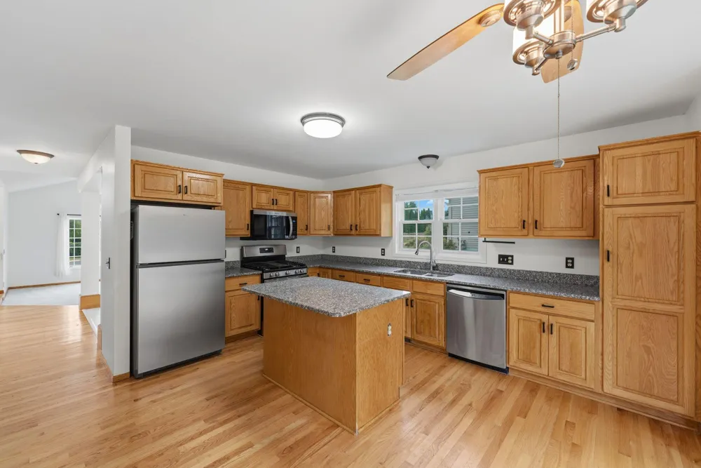 2320 Parkview Lane Woodbury, MN 55125