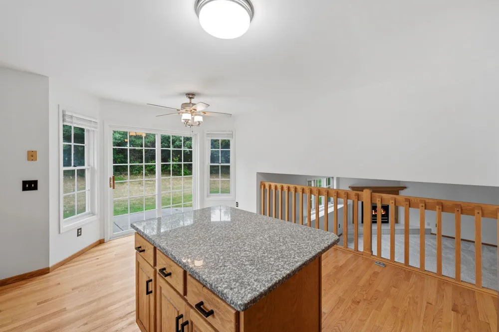 2320 Parkview Lane Woodbury, MN 55125