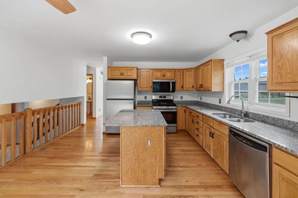 2320 Parkview Lane Woodbury, MN 55125