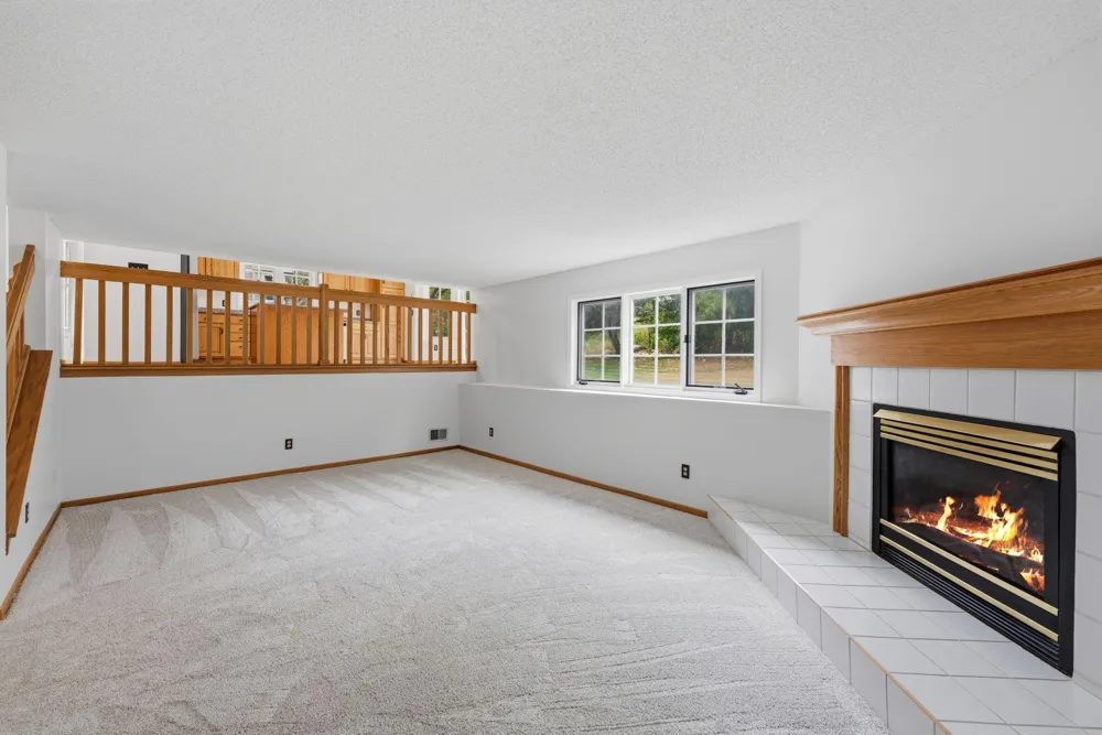 2320 Parkview Lane Woodbury, MN 55125