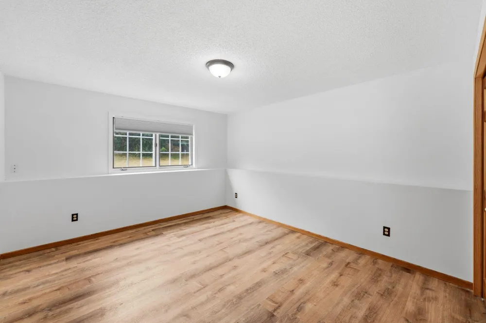 2320 Parkview Lane Woodbury, MN 55125