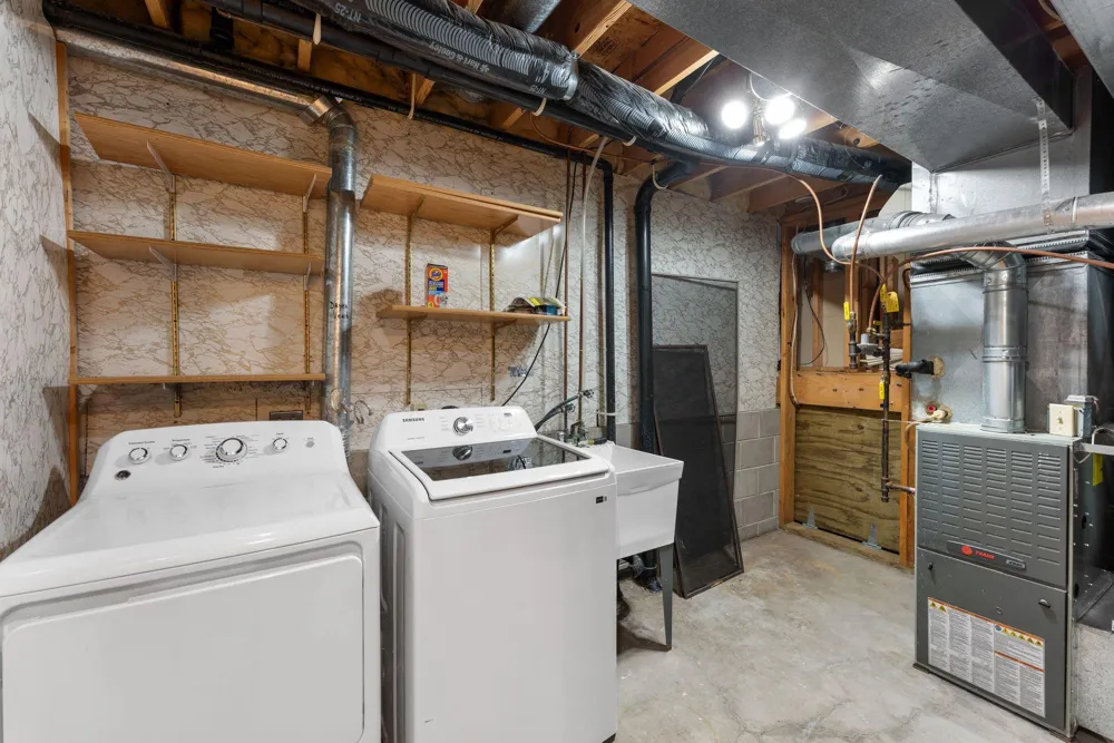 2320 Parkview Lane Woodbury, MN 55125