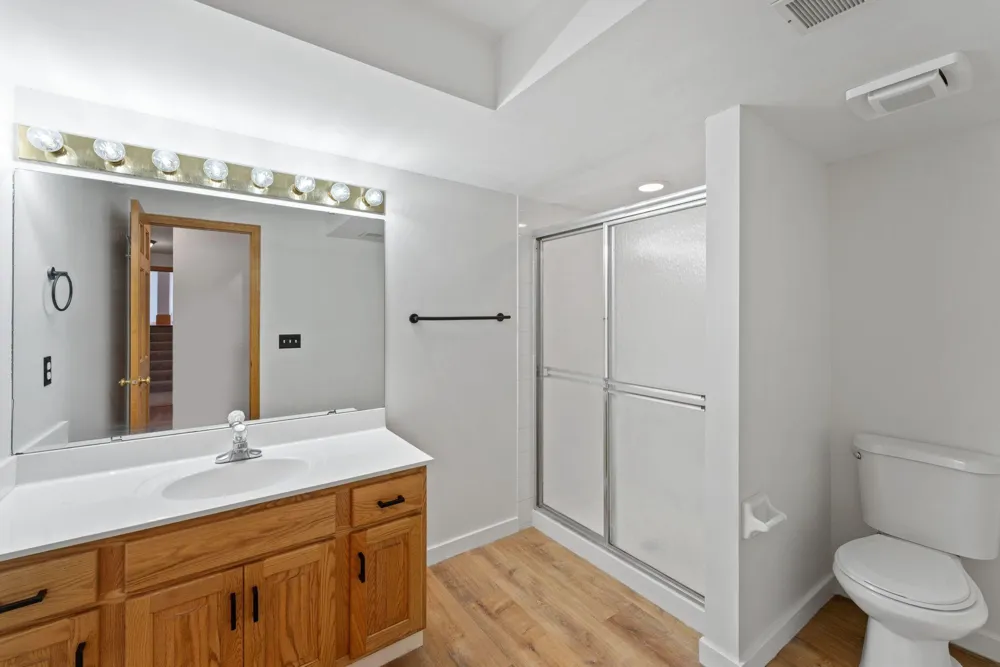 2320 Parkview Lane Woodbury, MN 55125
