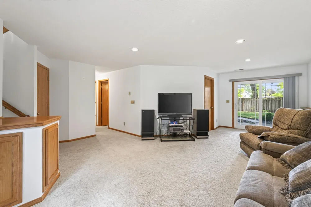 2878 117th Lane NW Coon Rapids, MN 55433