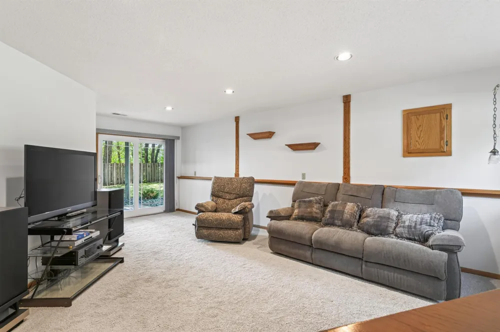 2878 117th Lane NW Coon Rapids, MN 55433