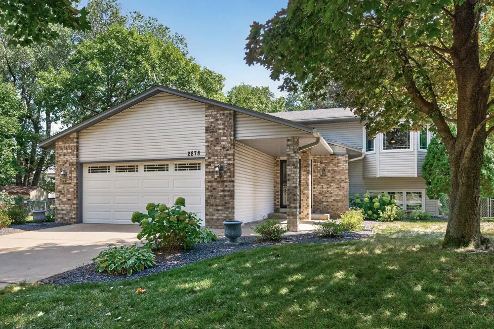 2878 117th Lane NW Coon Rapids, MN 55433