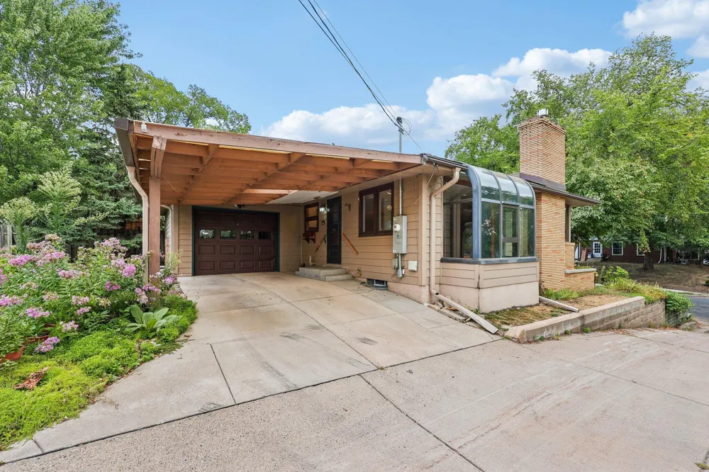 612 Russell Avenue S Minneapolis, MN 55405