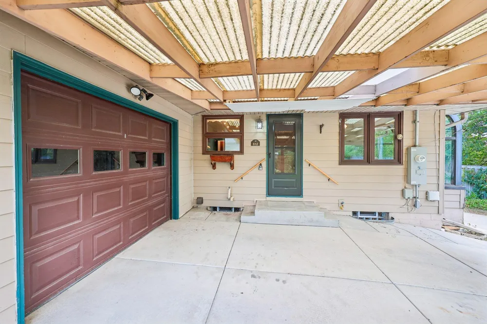 612 Russell Avenue S Minneapolis, MN 55405