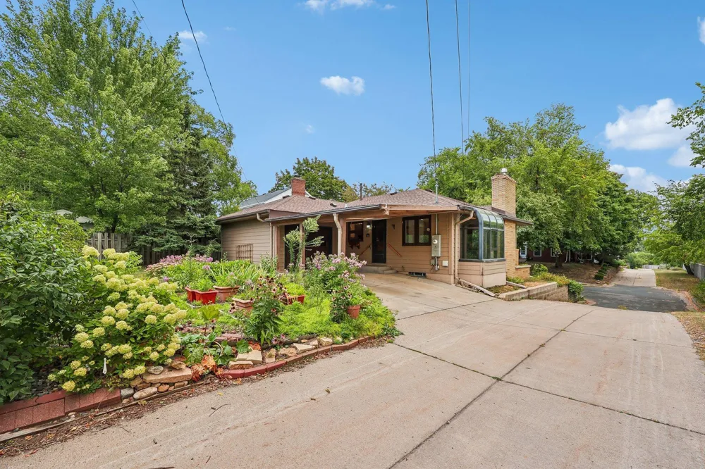 612 Russell Avenue S Minneapolis, MN 55405