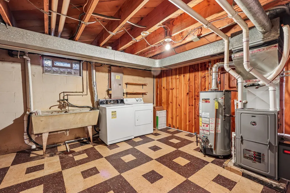 612 Russell Avenue S Minneapolis, MN 55405