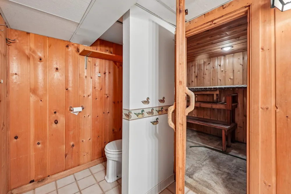 612 Russell Avenue S Minneapolis, MN 55405