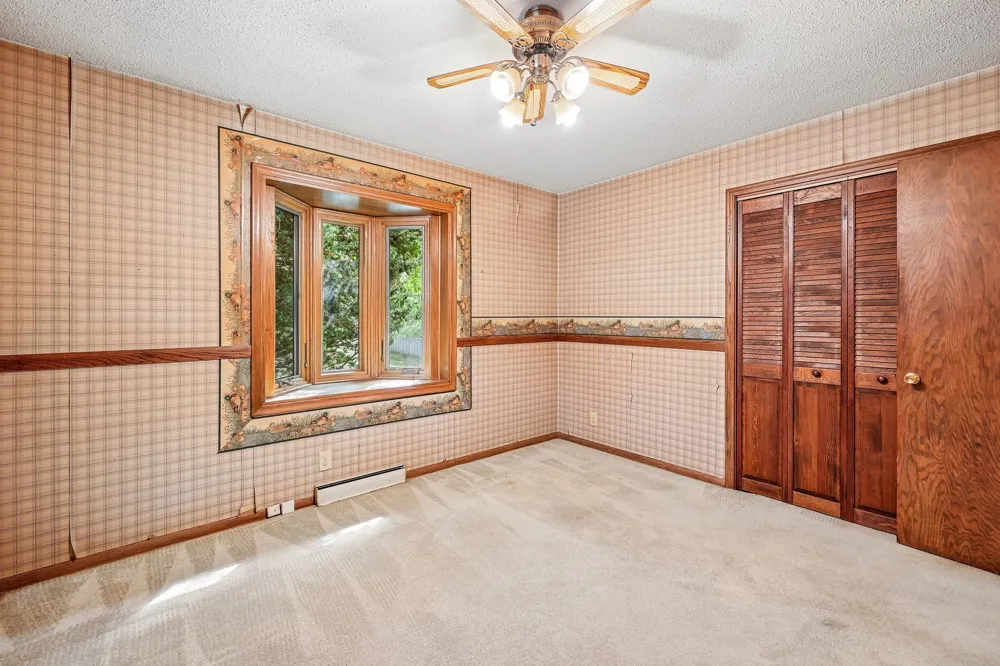 612 Russell Avenue S Minneapolis, MN 55405