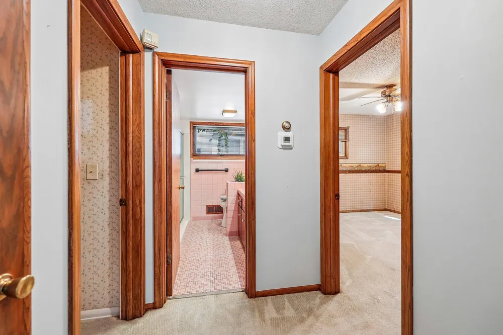 612 Russell Avenue S Minneapolis, MN 55405