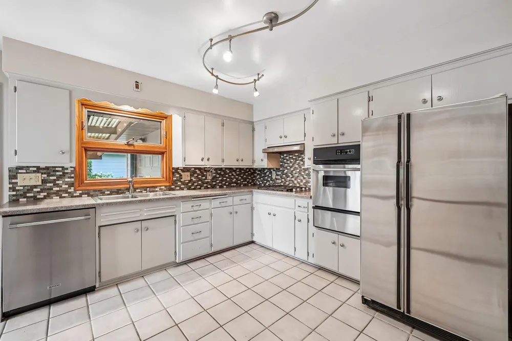 612 Russell Avenue S Minneapolis, MN 55405