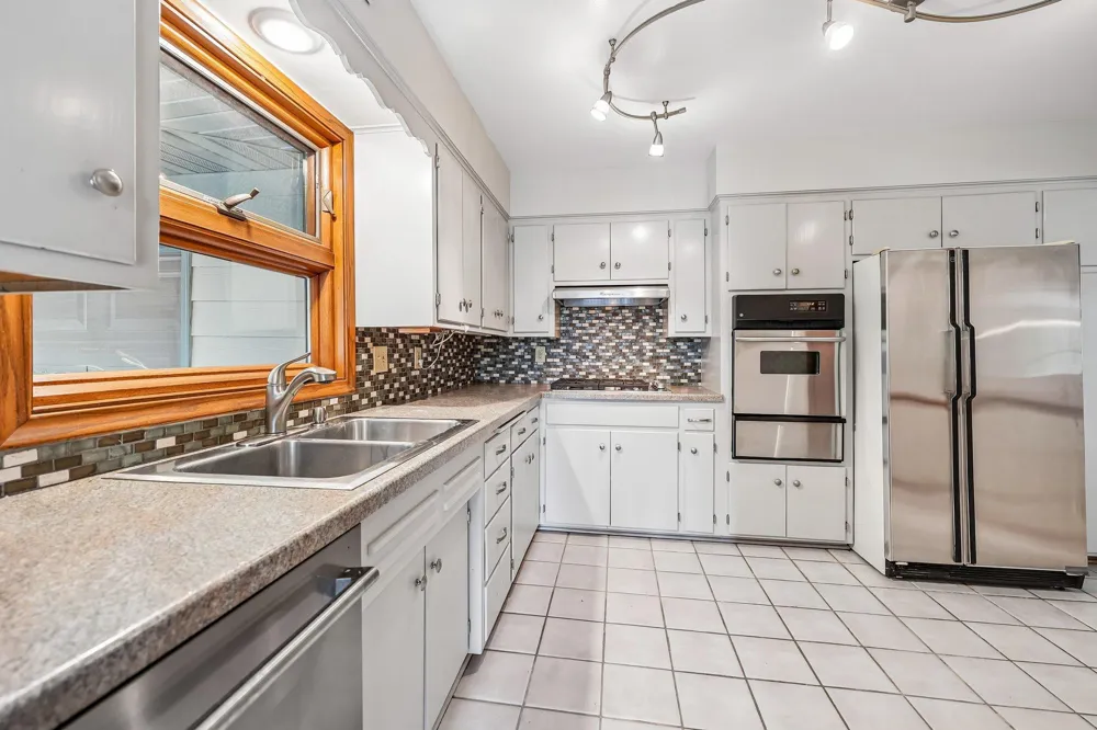 612 Russell Avenue S Minneapolis, MN 55405