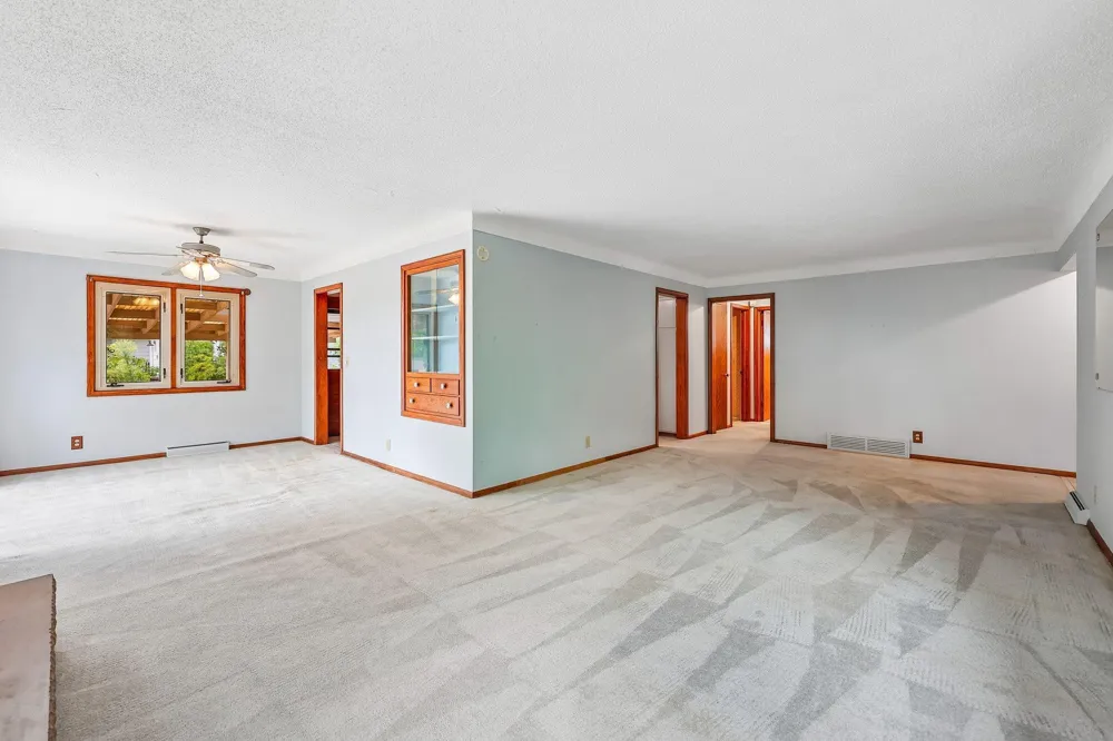 612 Russell Avenue S Minneapolis, MN 55405