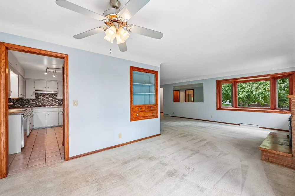 612 Russell Avenue S Minneapolis, MN 55405