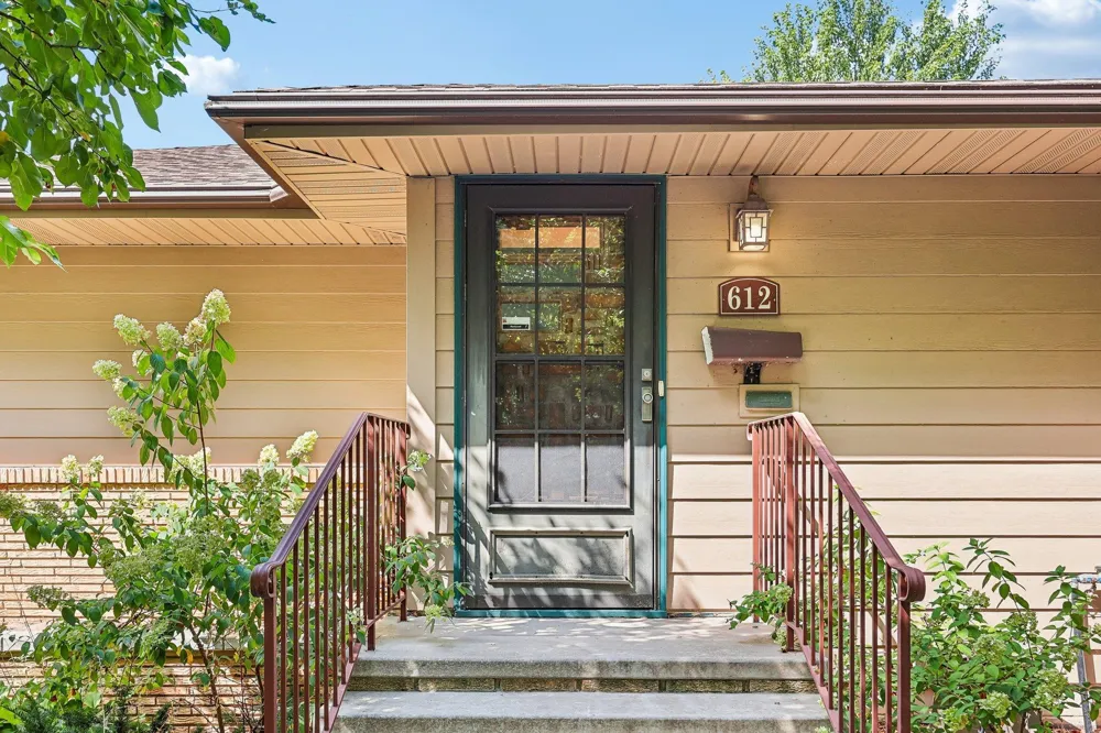 612 Russell Avenue S Minneapolis, MN 55405