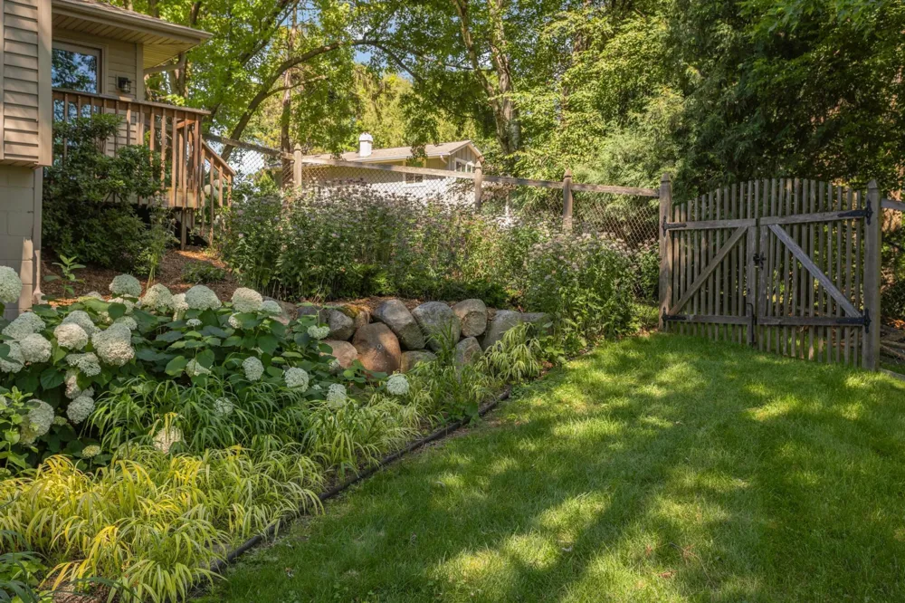 2120 Queensland Lane Plymouth, MN 55447