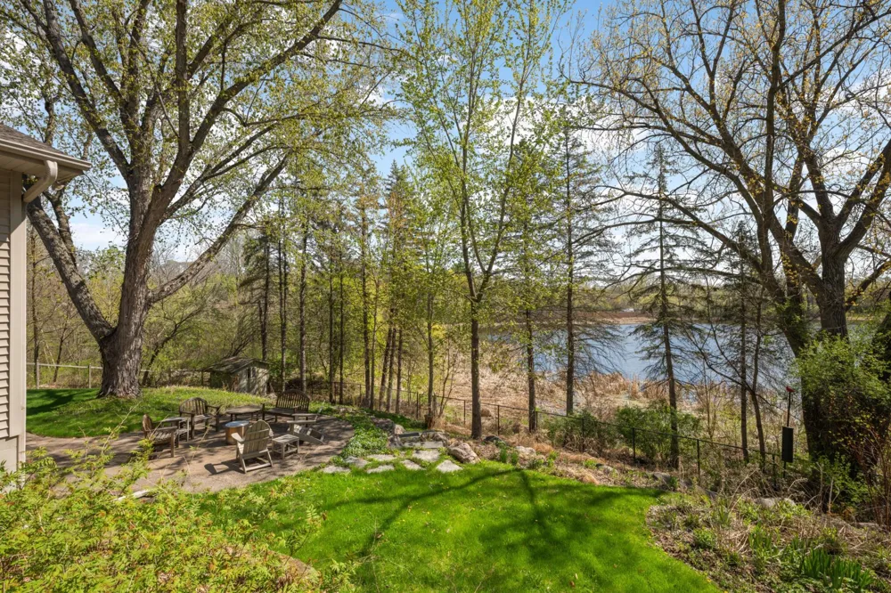 2120 Queensland Lane Plymouth, MN 55447
