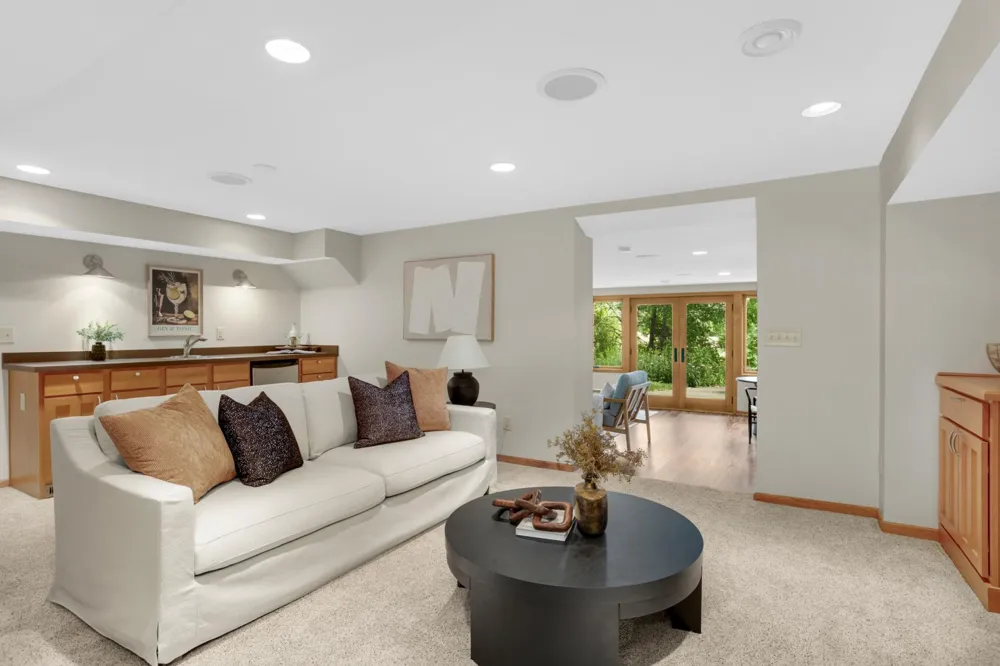 2120 Queensland Lane Plymouth, MN 55447