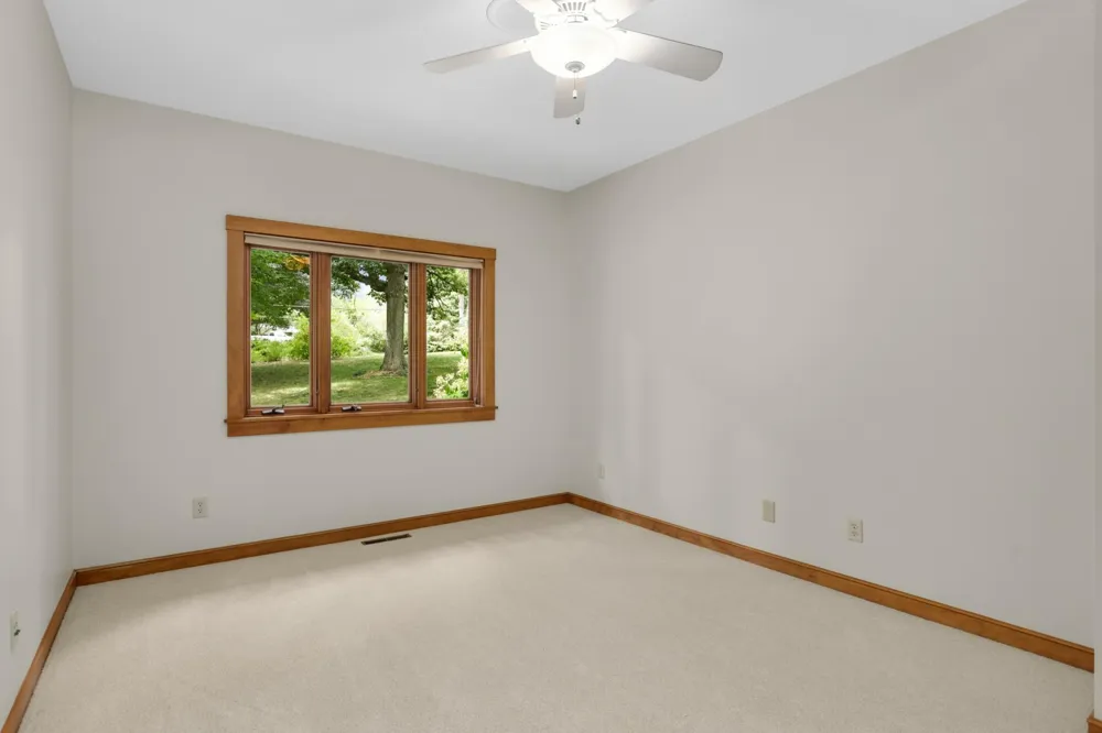 2120 Queensland Lane Plymouth, MN 55447