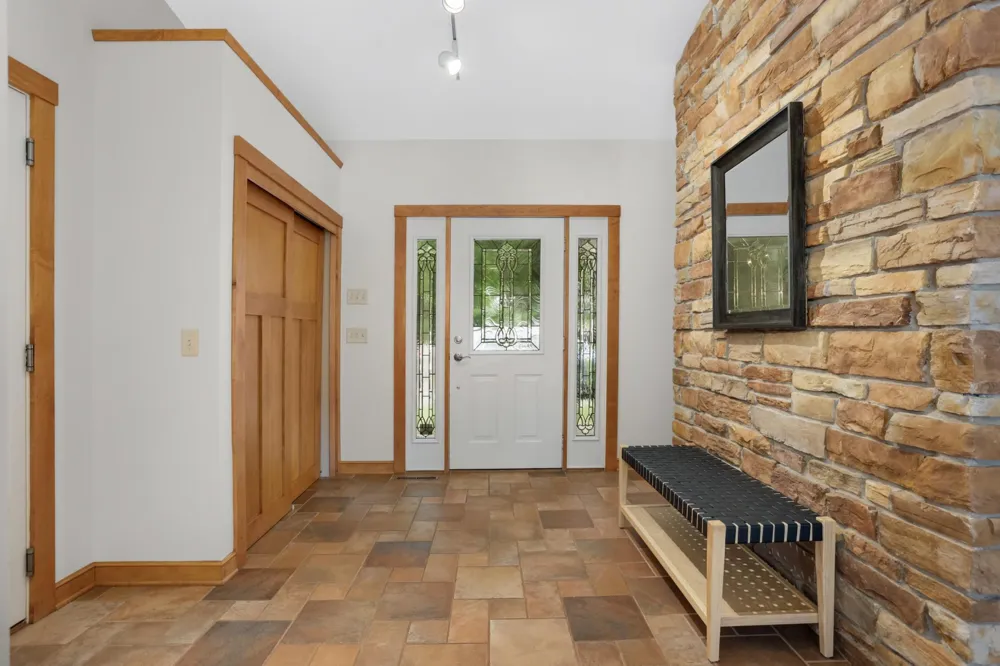 2120 Queensland Lane Plymouth, MN 55447