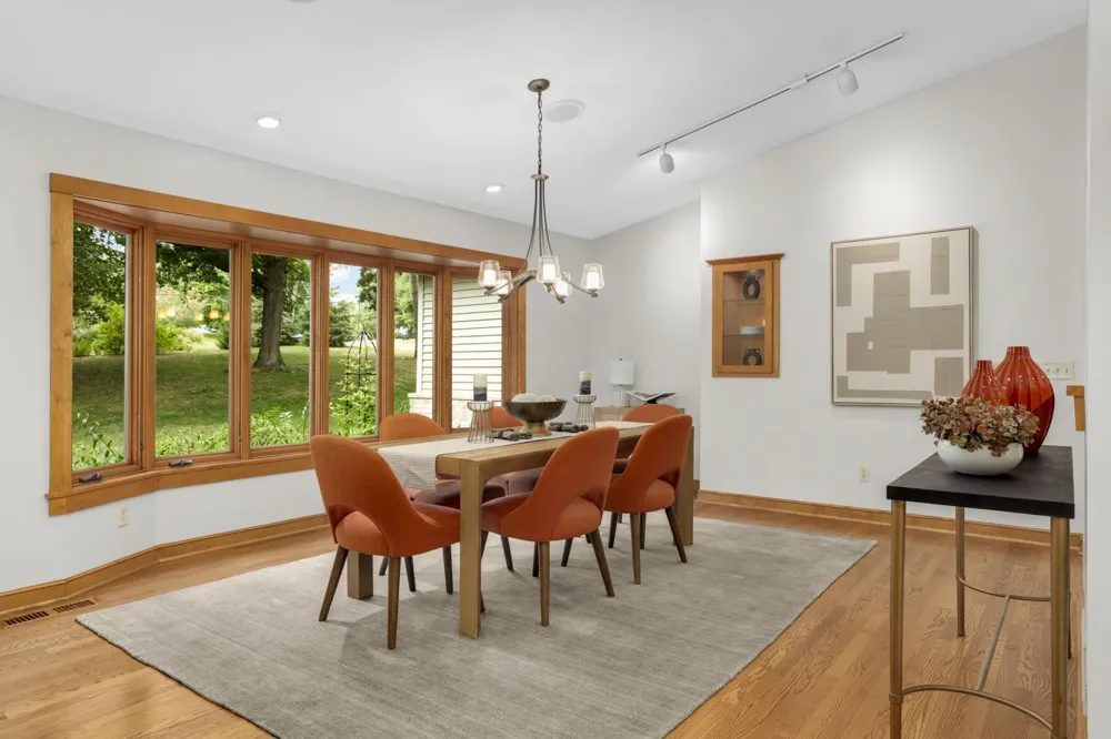 2120 Queensland Lane Plymouth, MN 55447