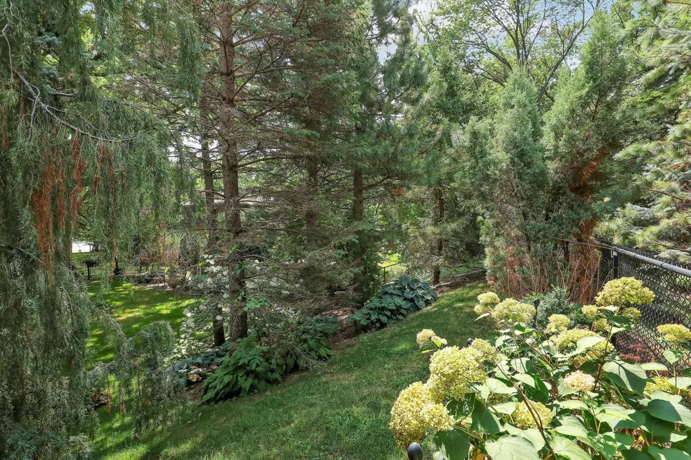 9702 Utica Road Bloomington, MN 55437