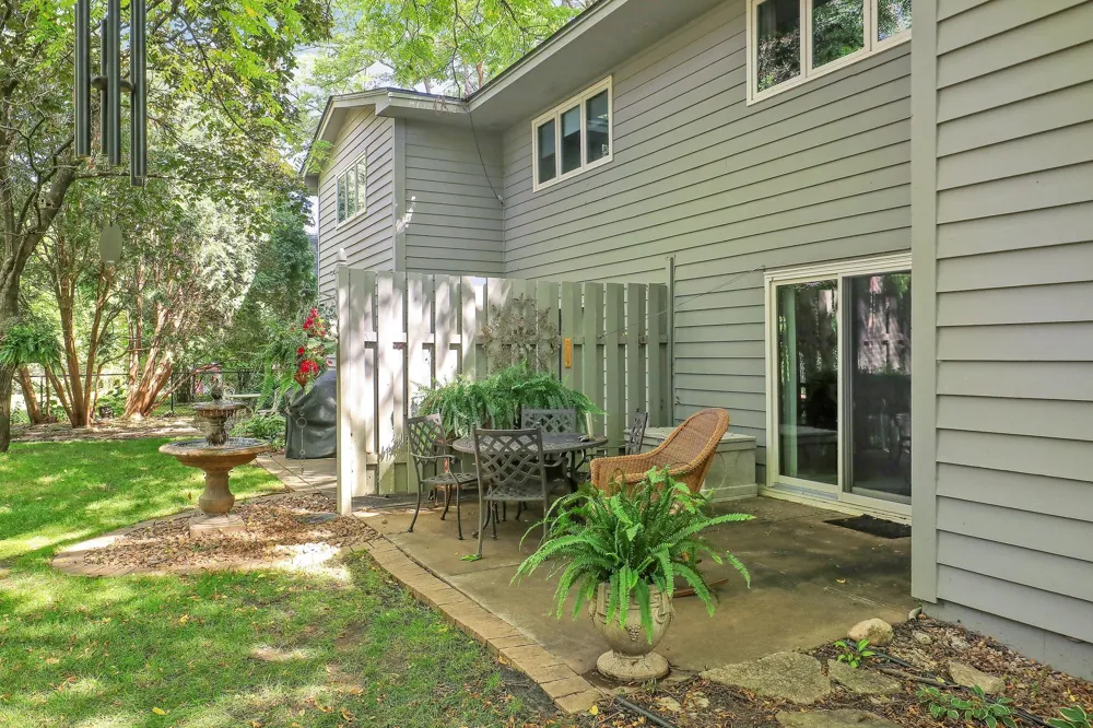 9702 Utica Road Bloomington, MN 55437