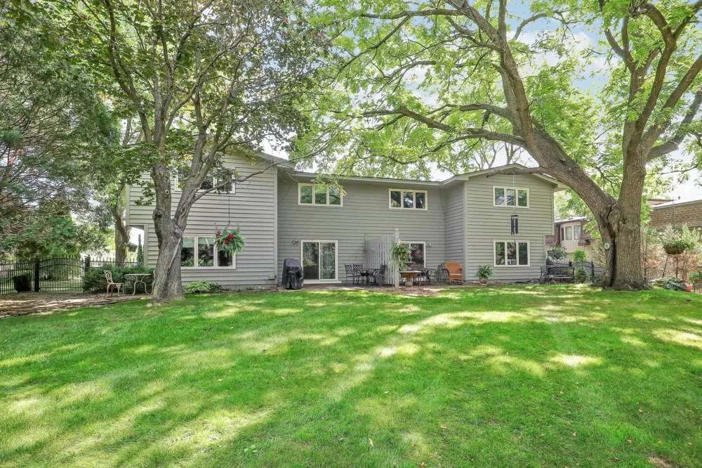 9702 Utica Road Bloomington, MN 55437